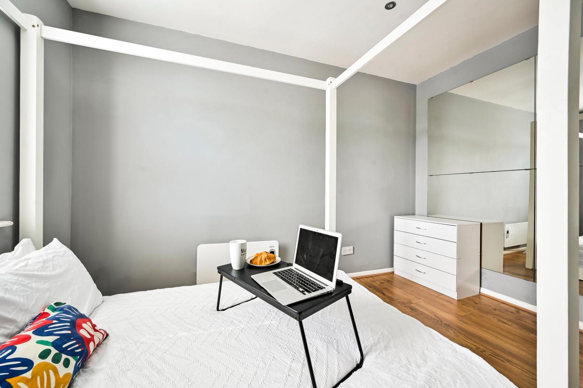 Cosy 1-Bed E15, Sleeps 4, 1 Min From Tube Station Near O2 Arena Apartment London Exterior photo